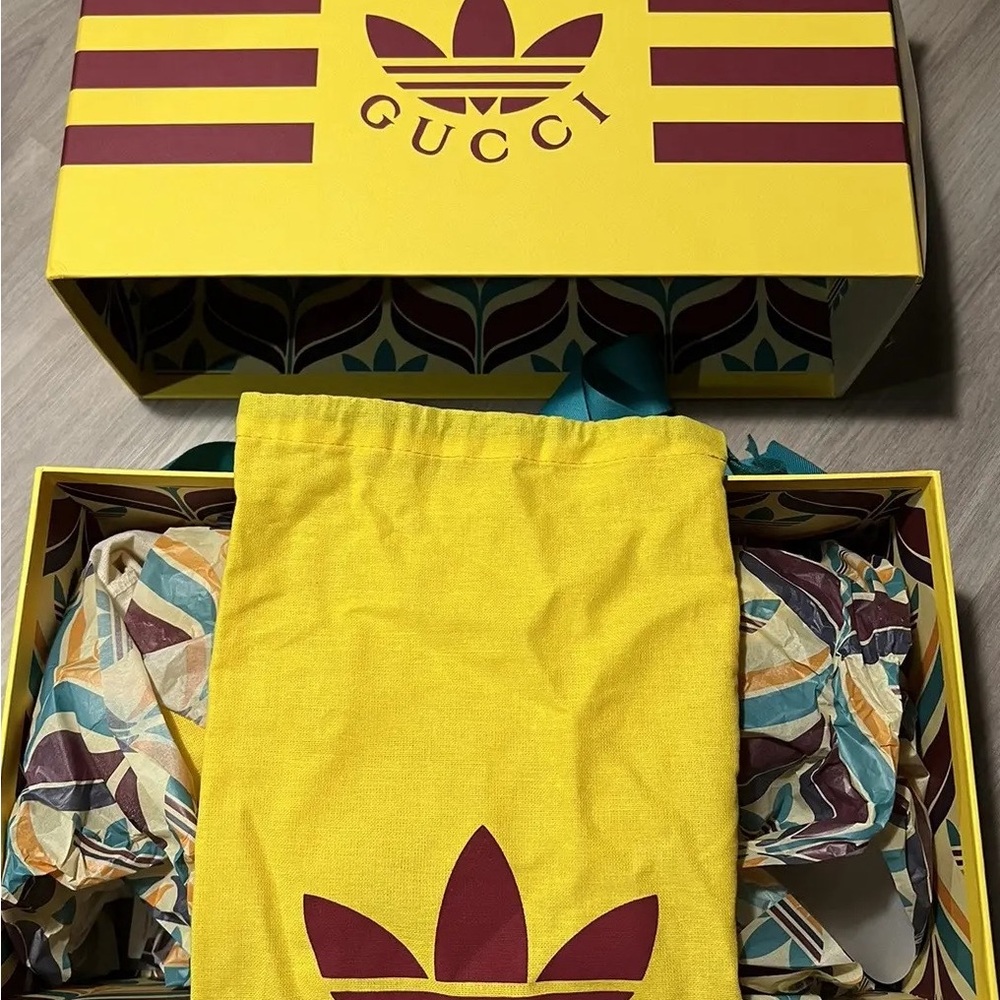 GUCCI adidas (box)